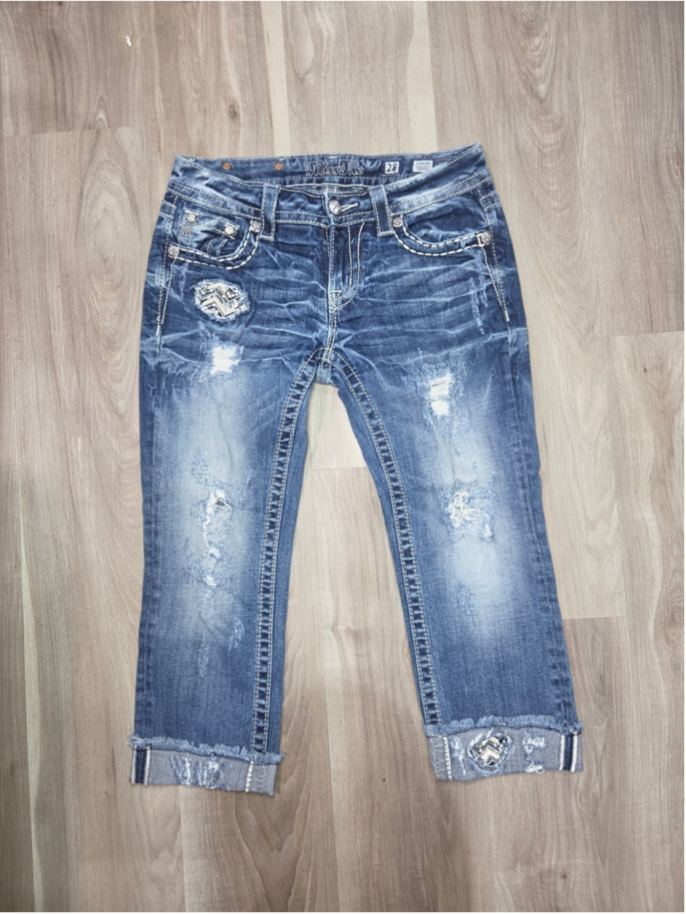 •Miss Me• Women's Signature Cropped Jeans Size 28 Blue White Distressed